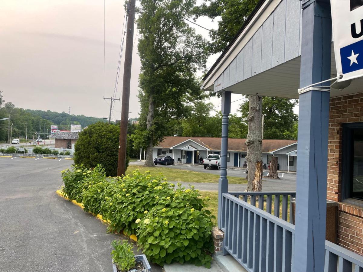 Pennswoods Inn แมนไฮม์ ภายนอก รูปภาพ